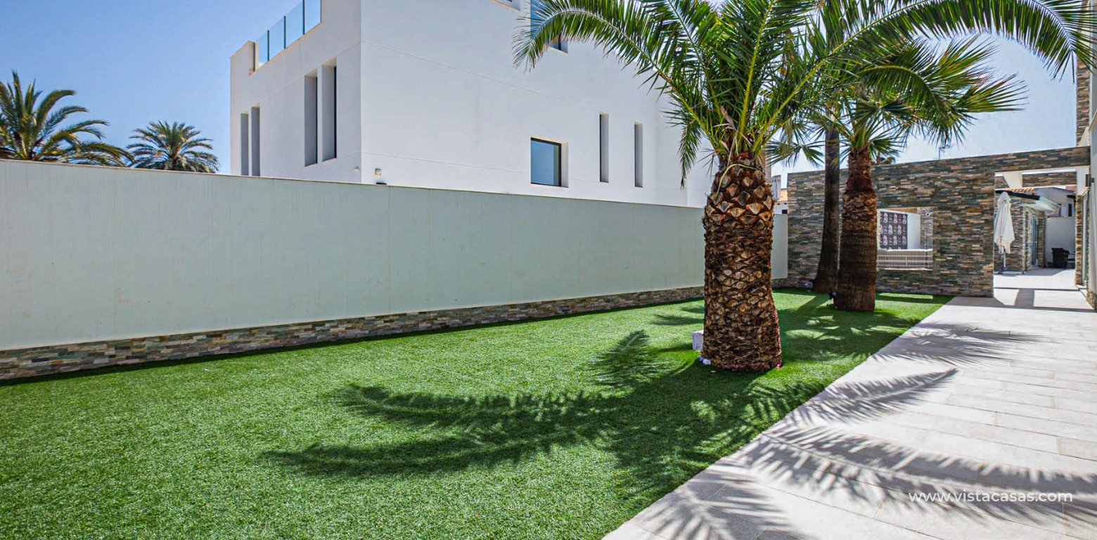 Venta - Chalet - La Zenia