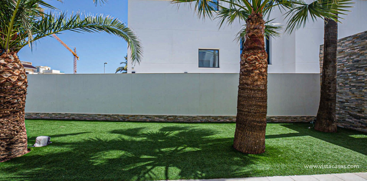 Venta - Chalet - La Zenia