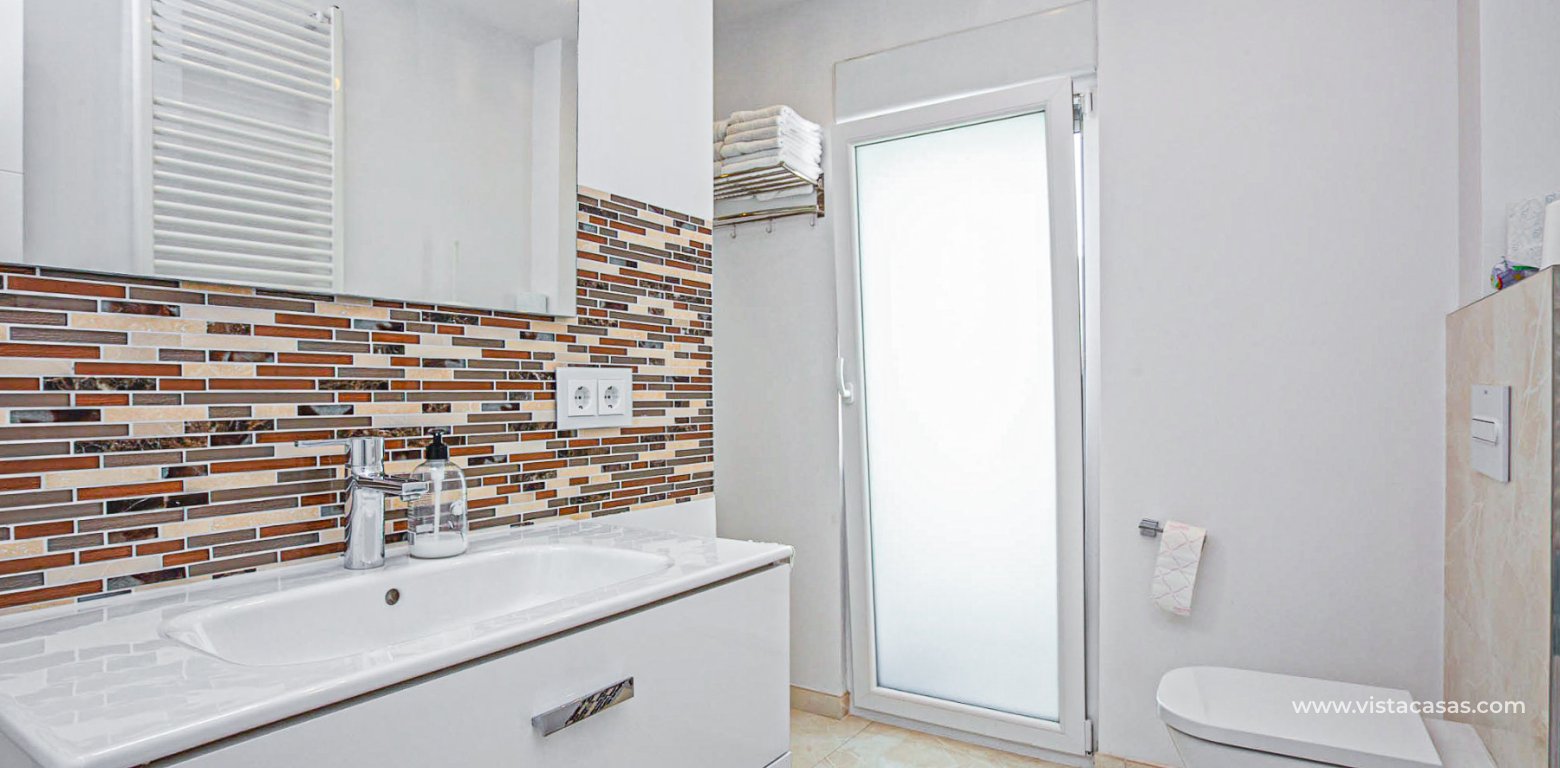 Venta - Chalet - La Zenia