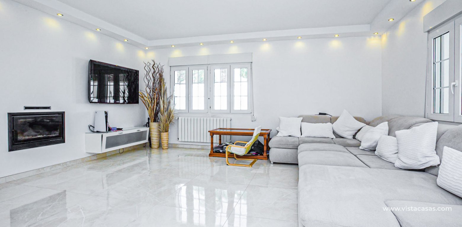 Venta - Chalet - La Zenia