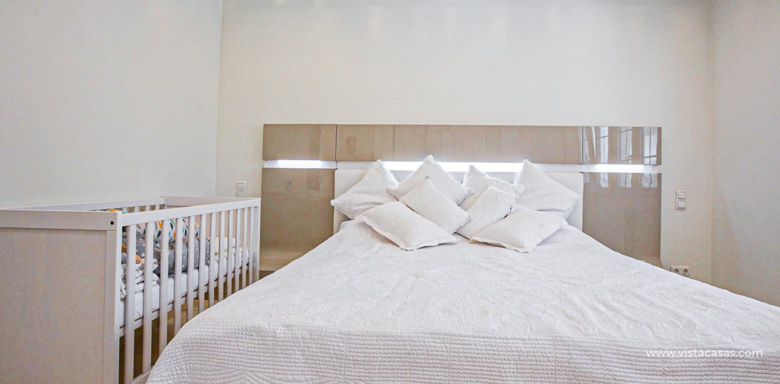 Venta - Chalet - La Zenia