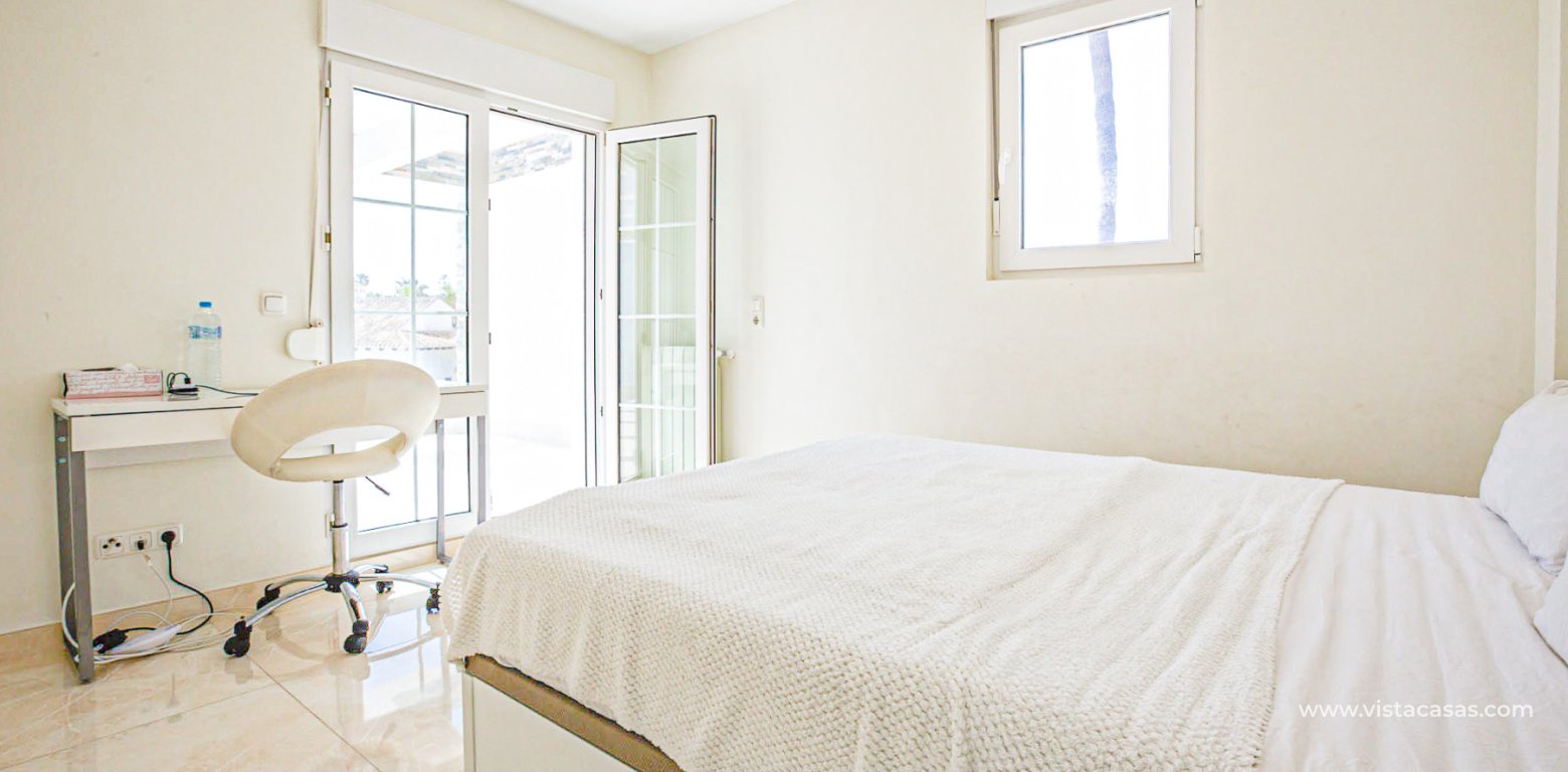 Venta - Chalet - La Zenia