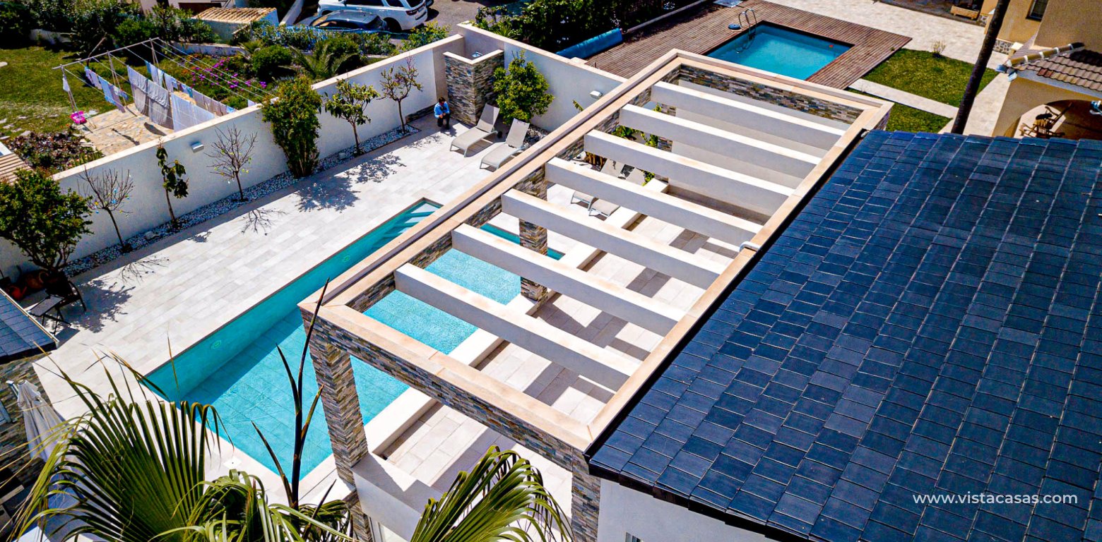 Venta - Chalet - La Zenia