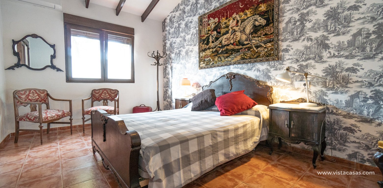 Resale - Villa - Cabo Roig