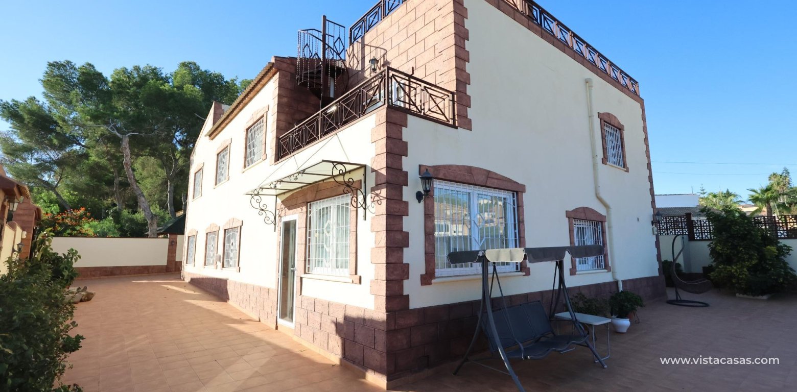 Resale - Villa - Los Altos