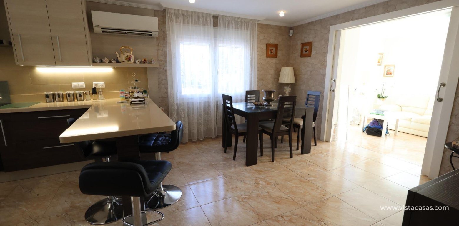 Resale - Villa - Los Altos