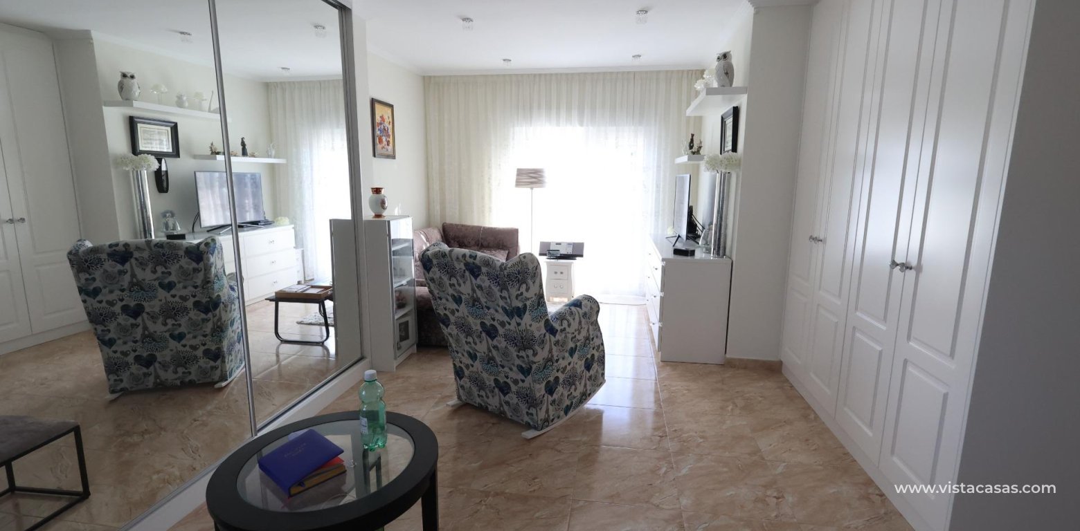 Resale - Villa - Los Altos