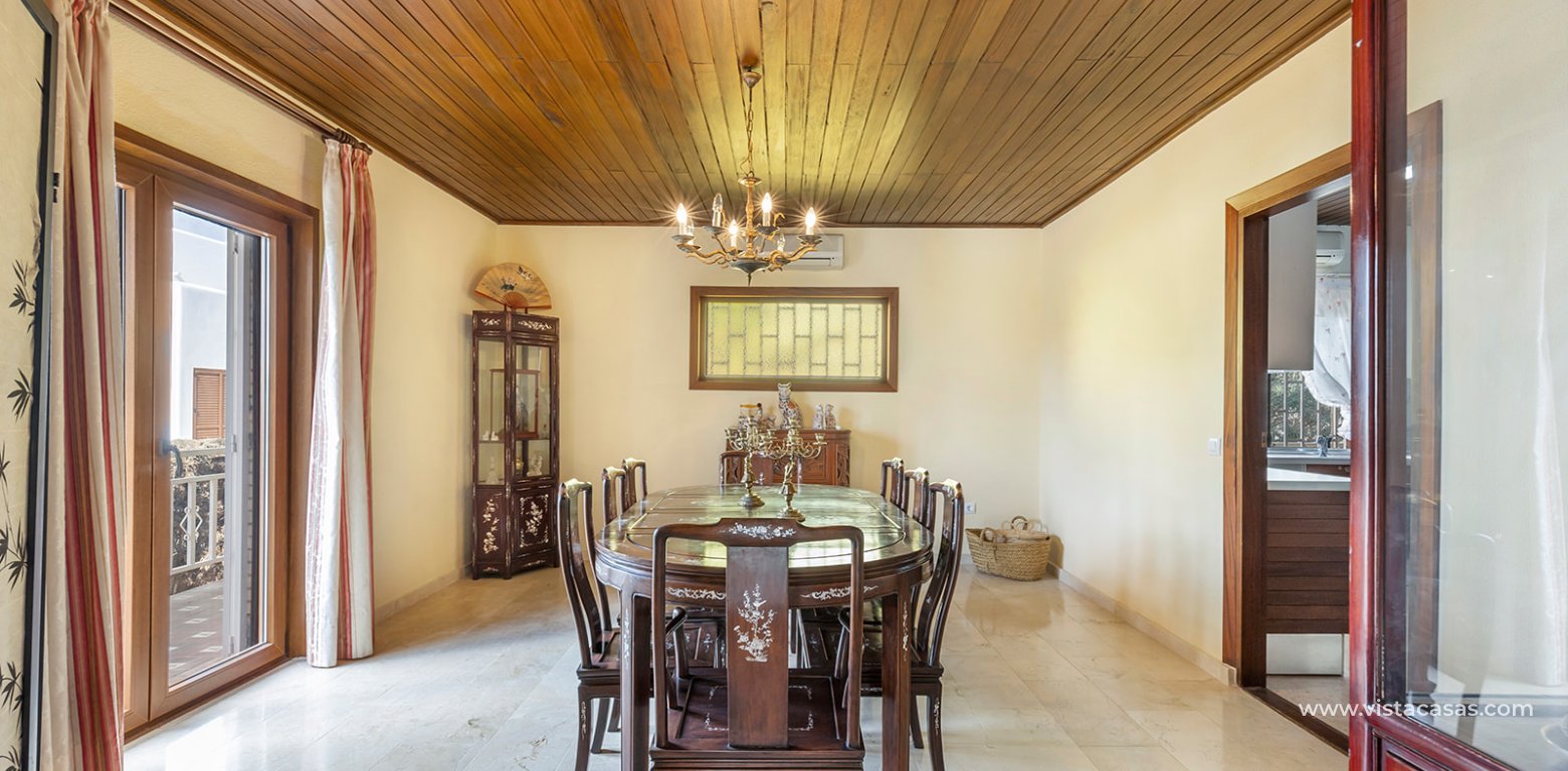 Resale - Villa - Villamartin