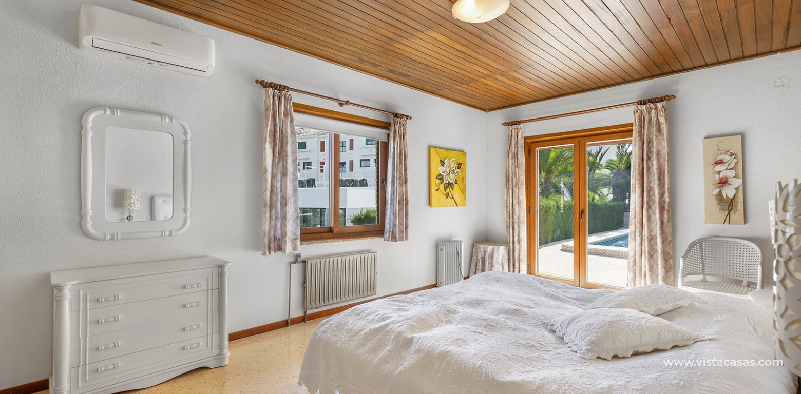 Resale - Villa - Villamartin