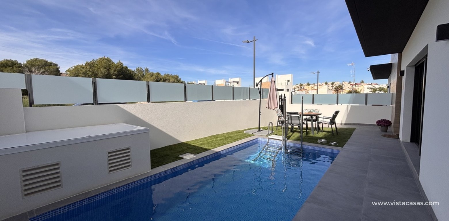 Resale - Villa - Villamartin