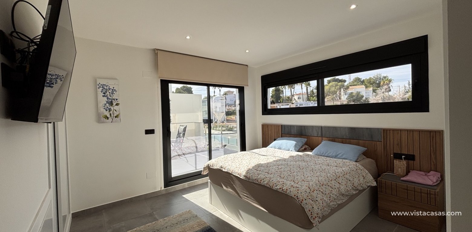 Resale - Villa - Villamartin