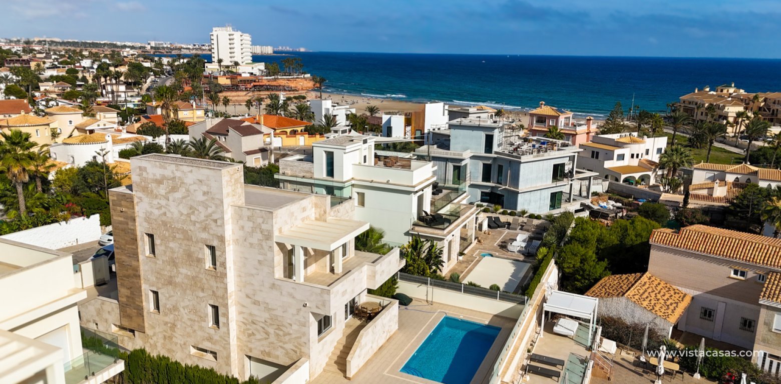 Venta - Chalet - La Zenia