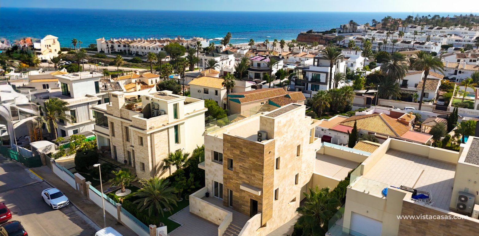 Venta - Chalet - La Zenia