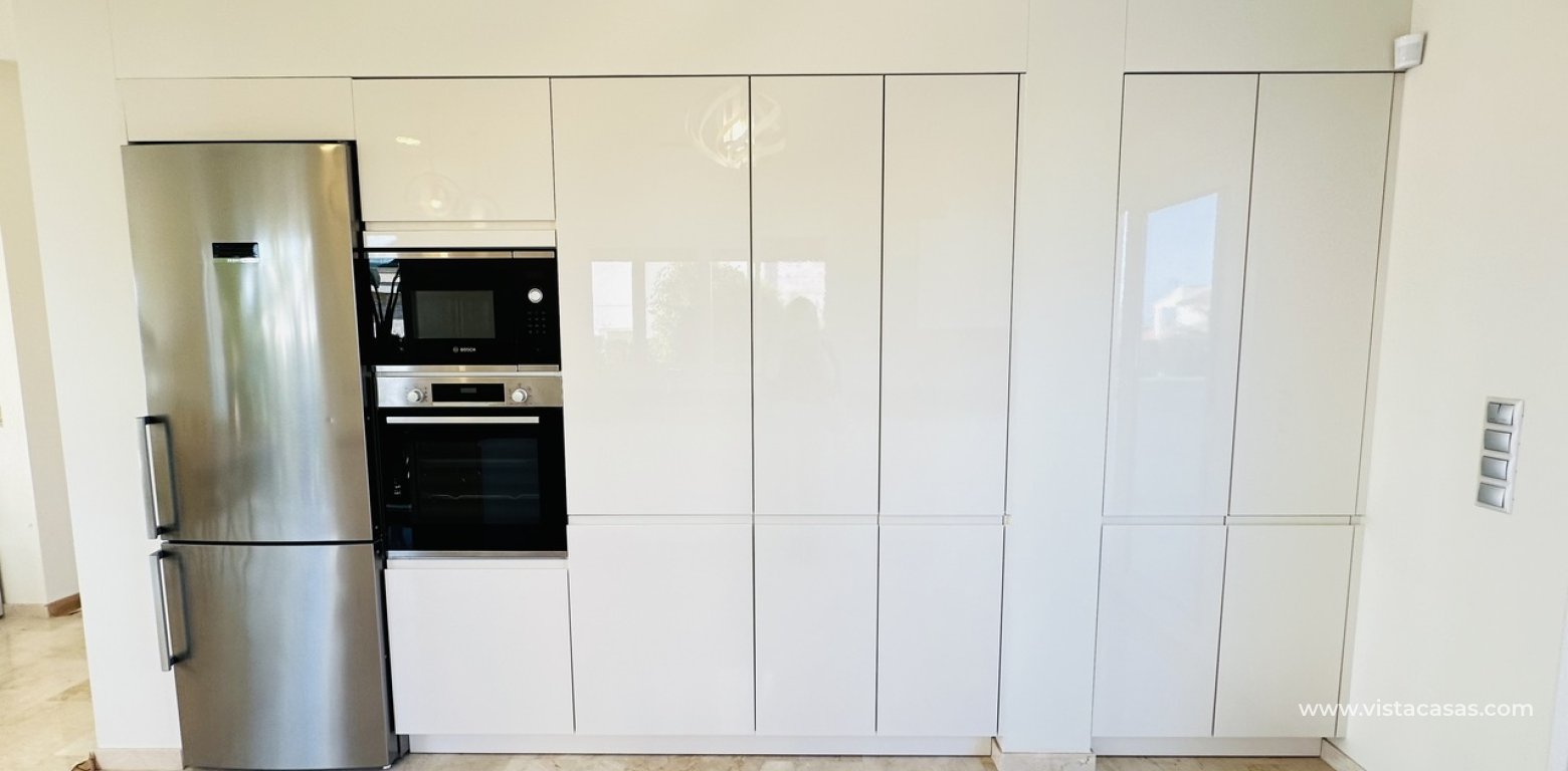 Venta - Chalet - La Zenia