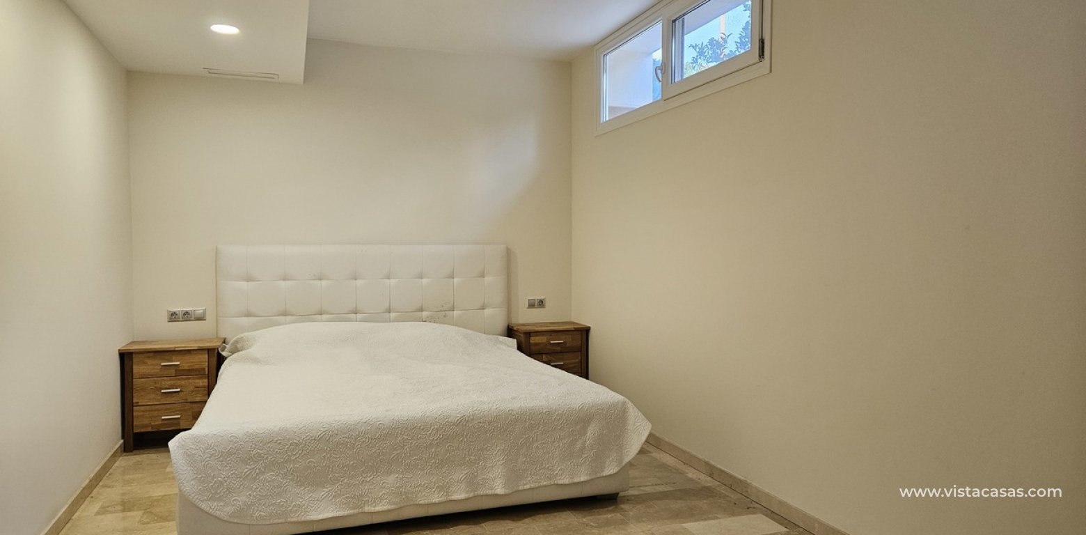 Venta - Chalet - La Zenia