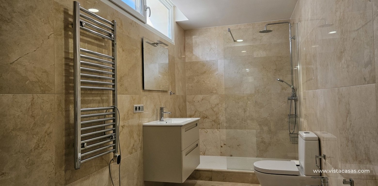 Venta - Chalet - La Zenia