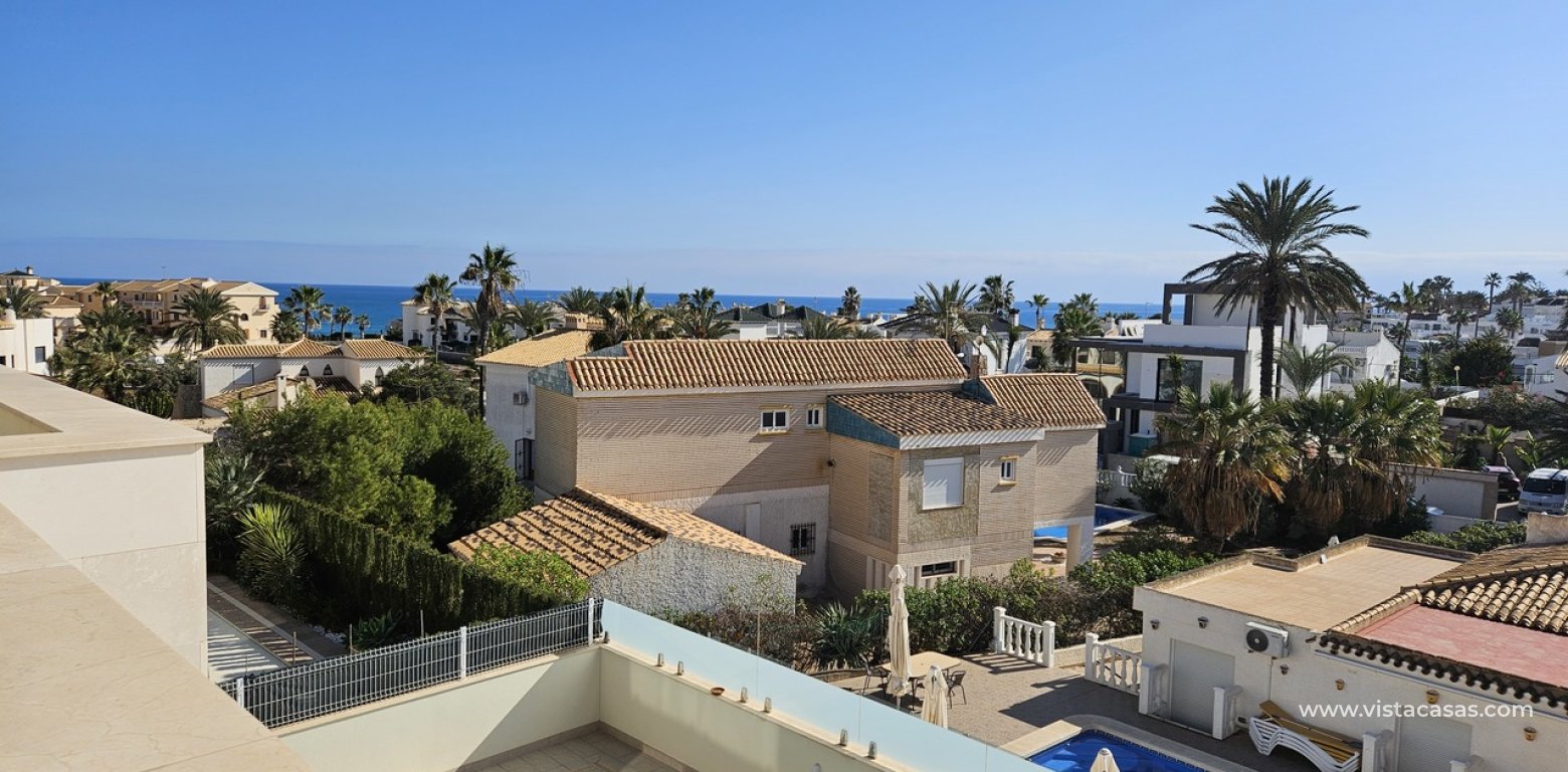Venta - Chalet - La Zenia