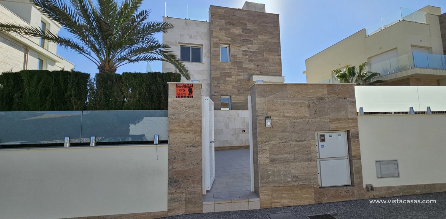 Venta - Chalet - La Zenia