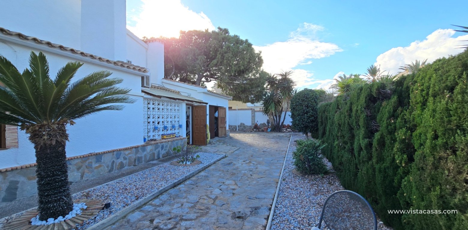 Resale - Villa - Cabo Roig