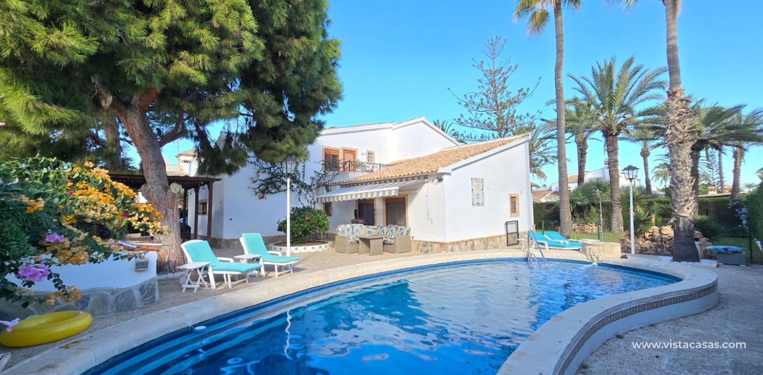 Resale - Villa - Cabo Roig