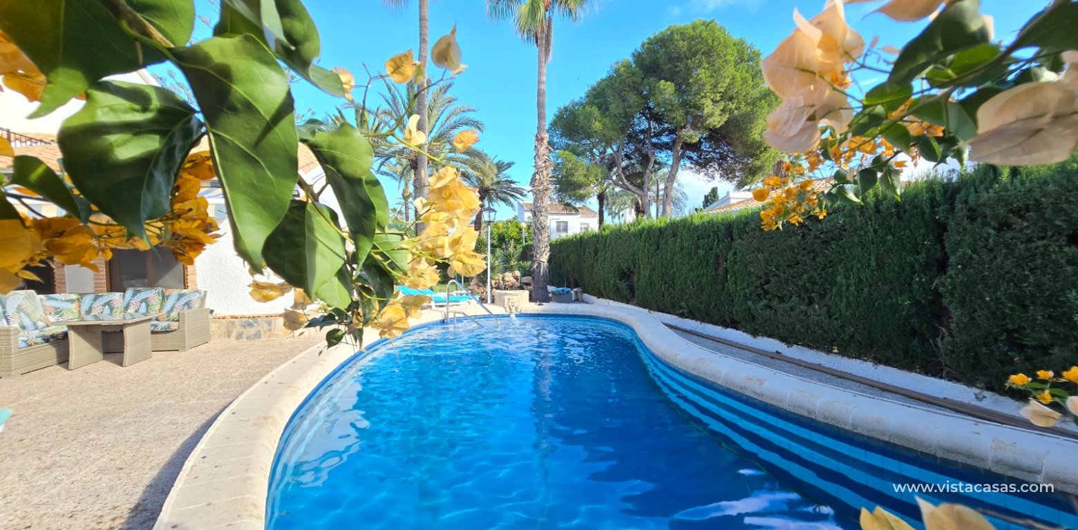 Resale - Villa - Cabo Roig