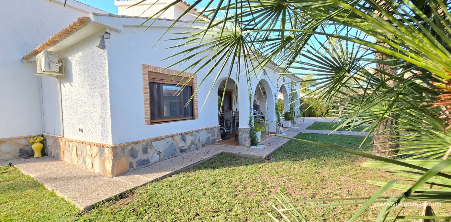 Resale - Villa - Cabo Roig