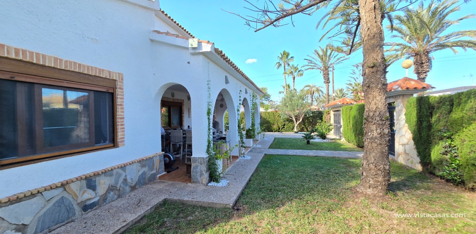 Resale - Villa - Cabo Roig