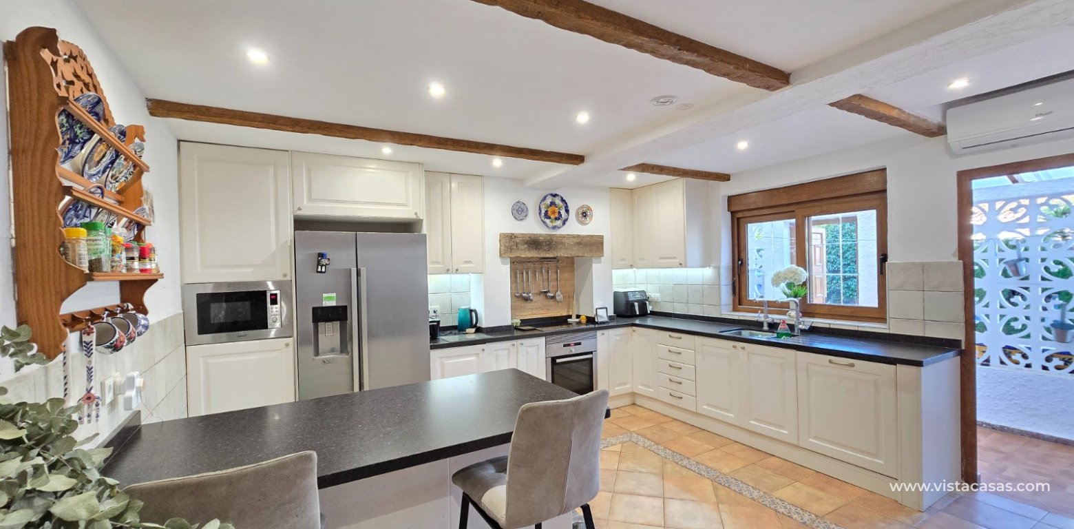 Resale - Villa - Cabo Roig