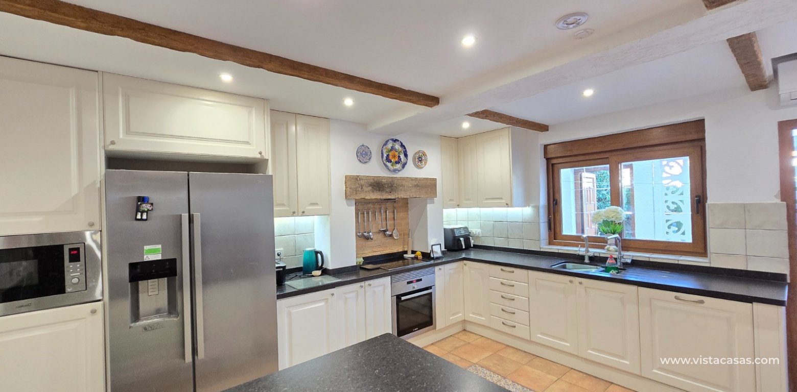 Resale - Villa - Cabo Roig