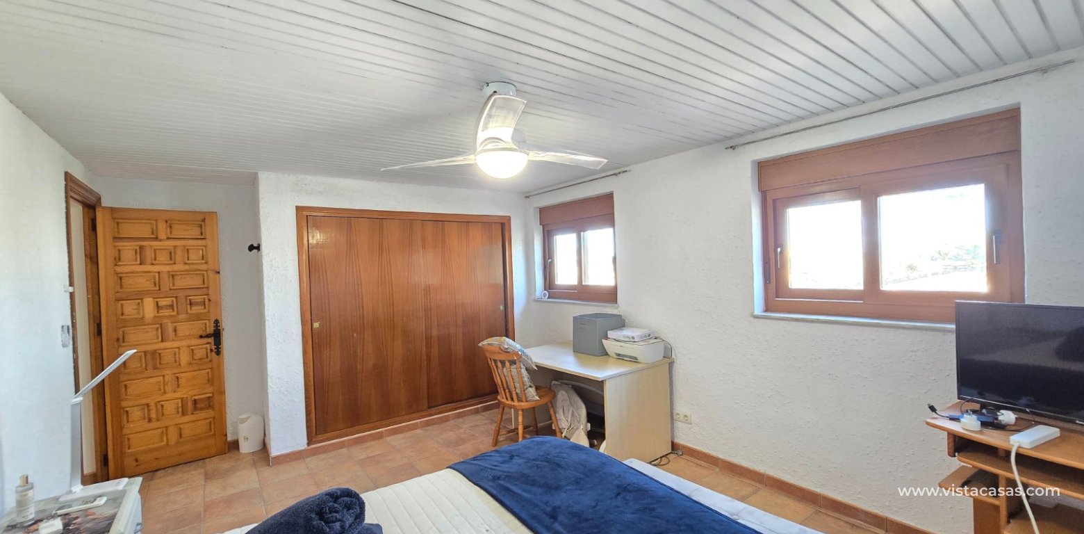 Resale - Villa - Cabo Roig