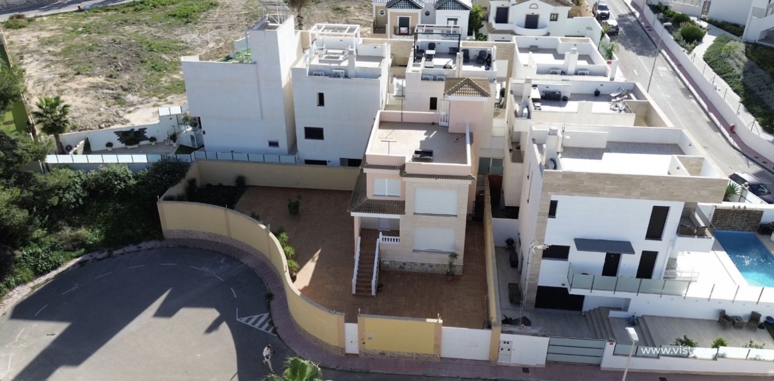 Sale - Villa - Villamartin