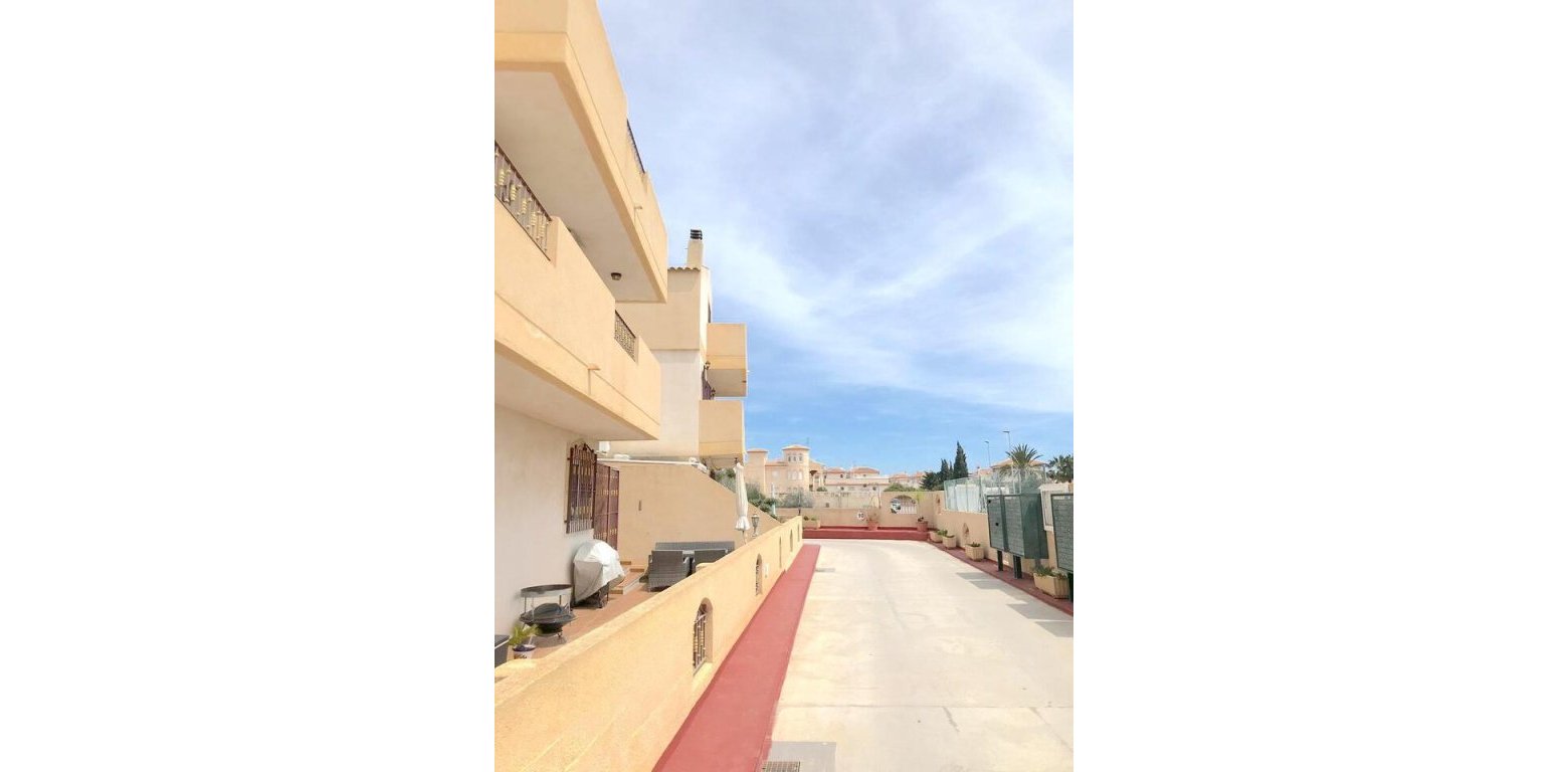 Sale - Radhus - Playa Flamenca