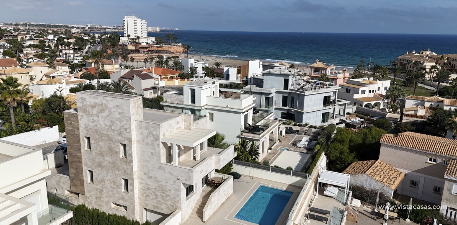 Venta - Chalet - La Zenia