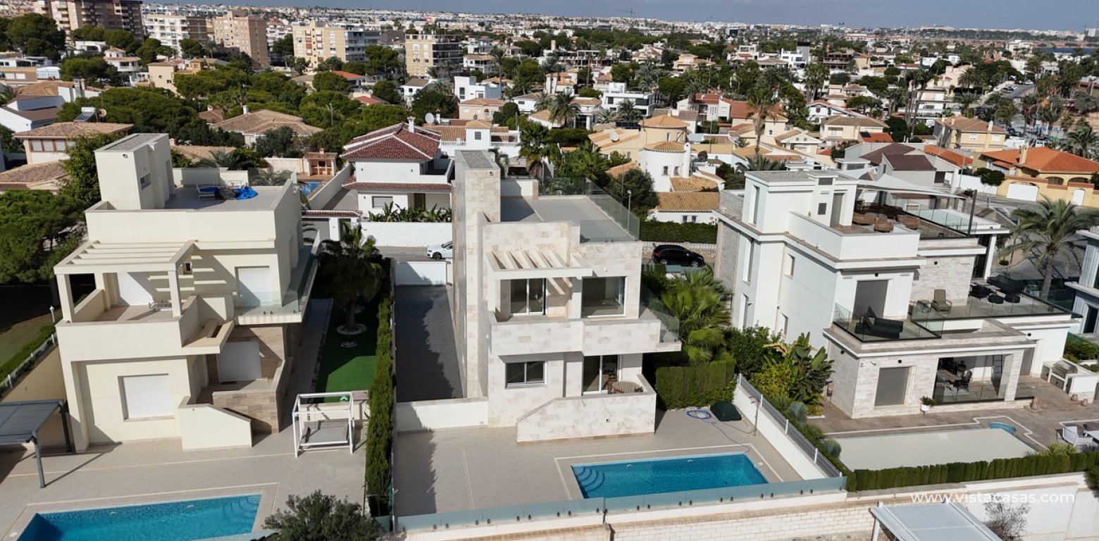Venta - Chalet - La Zenia