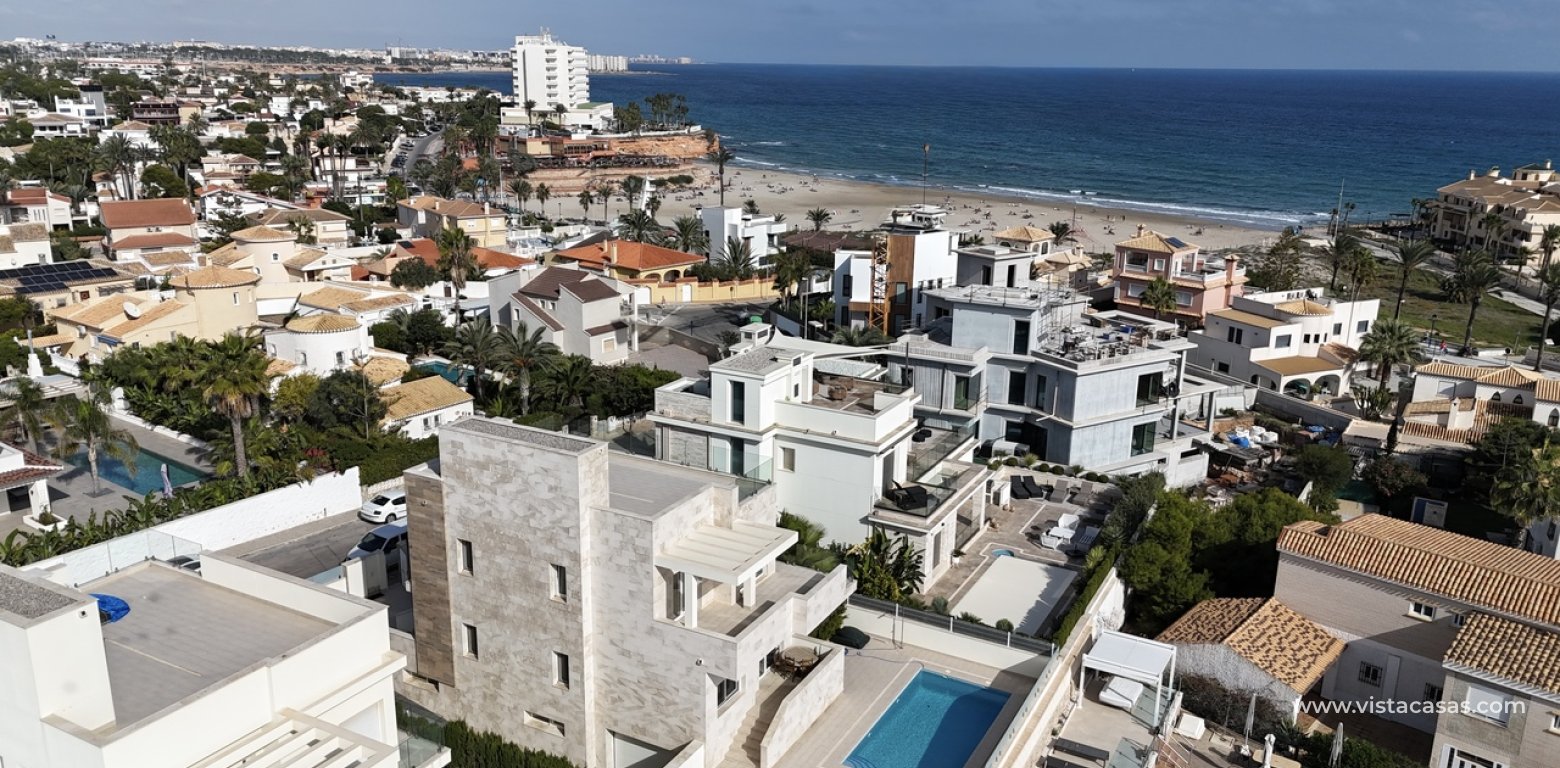 Venta - Chalet - La Zenia