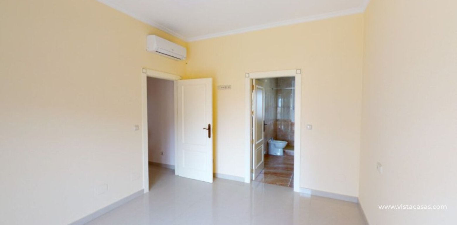 Wtórny - Villa - Cabo Roig