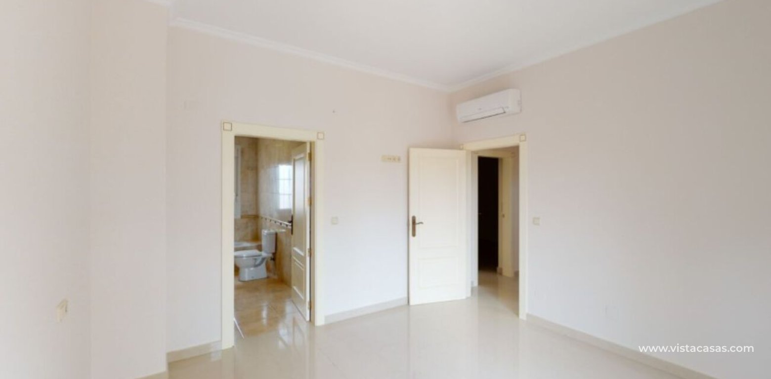 Wtórny - Villa - Cabo Roig