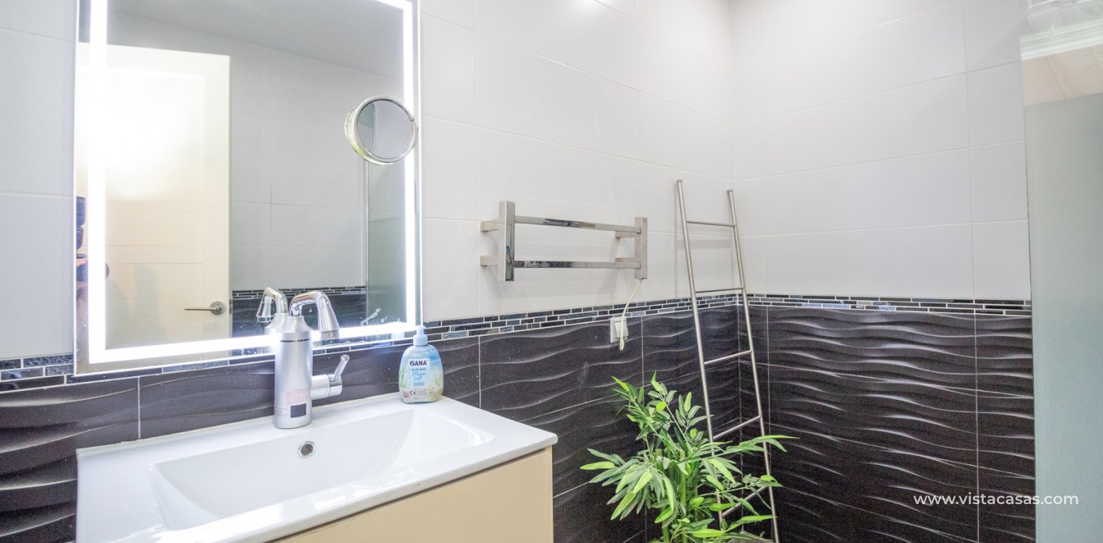 Resale - Villa - Villamartin