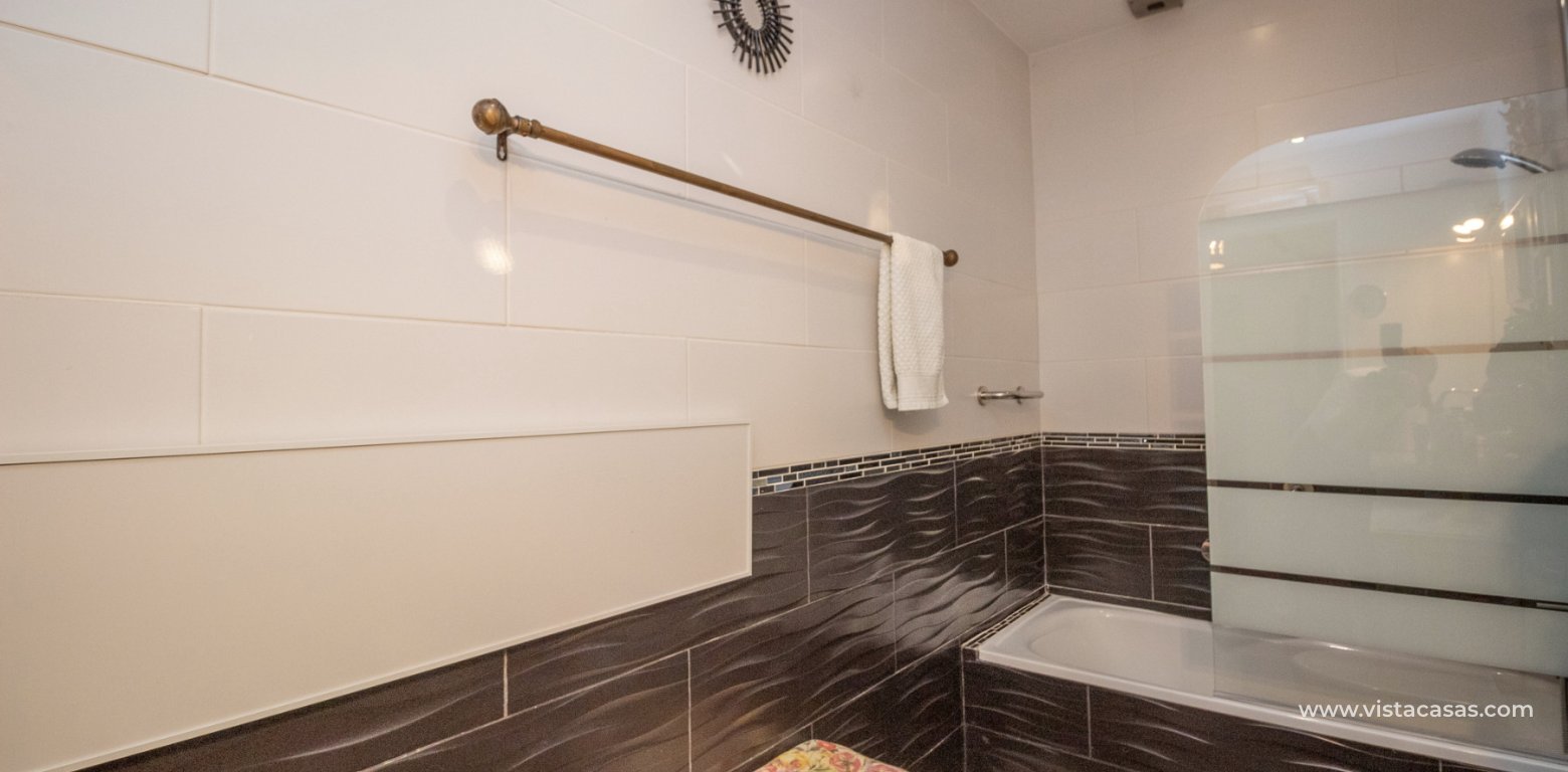 Resale - Villa - Villamartin