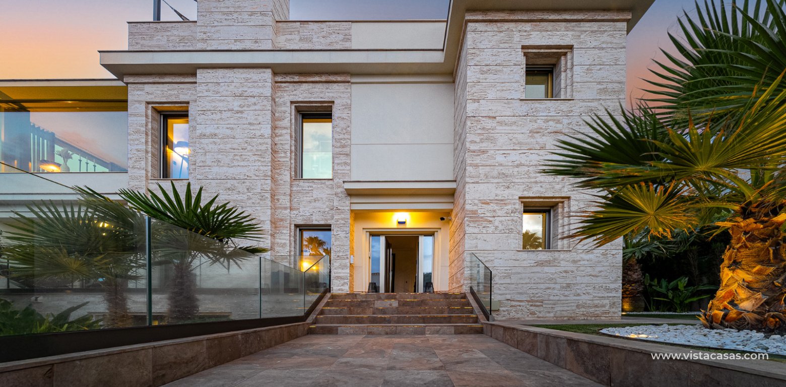 Resale - Villa - La Zenia