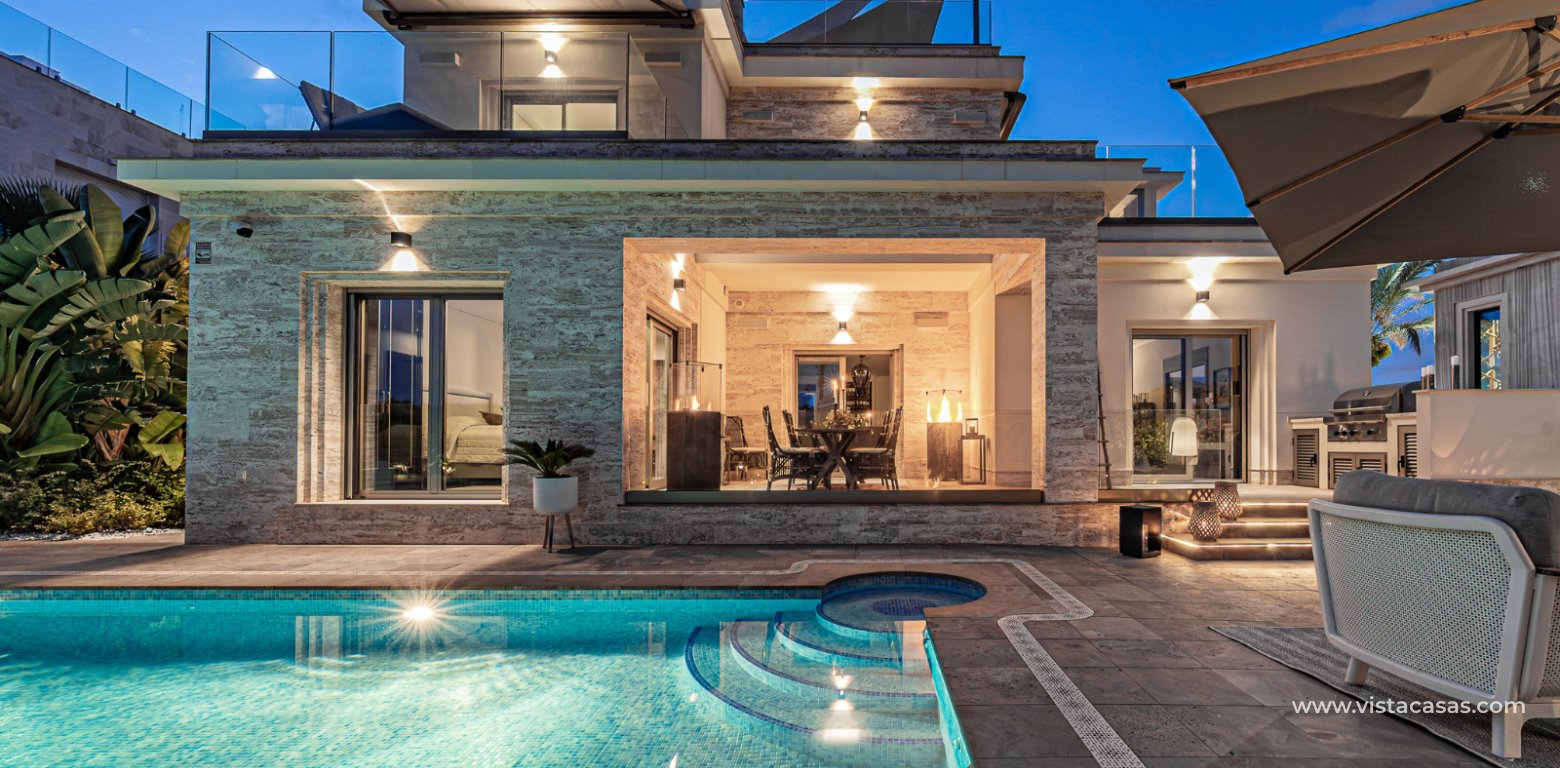 Resale - Villa - La Zenia