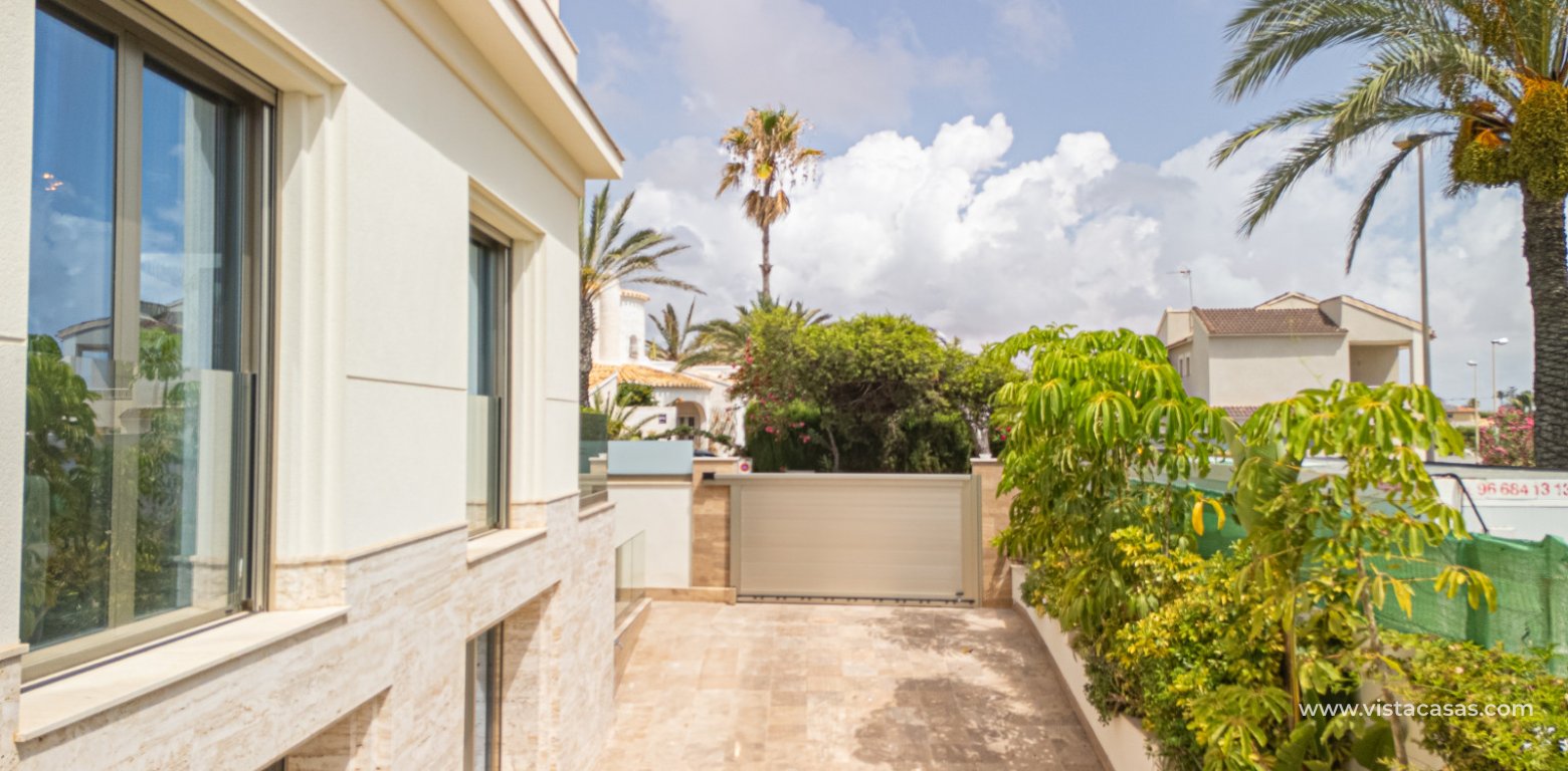 Resale - Villa - La Zenia