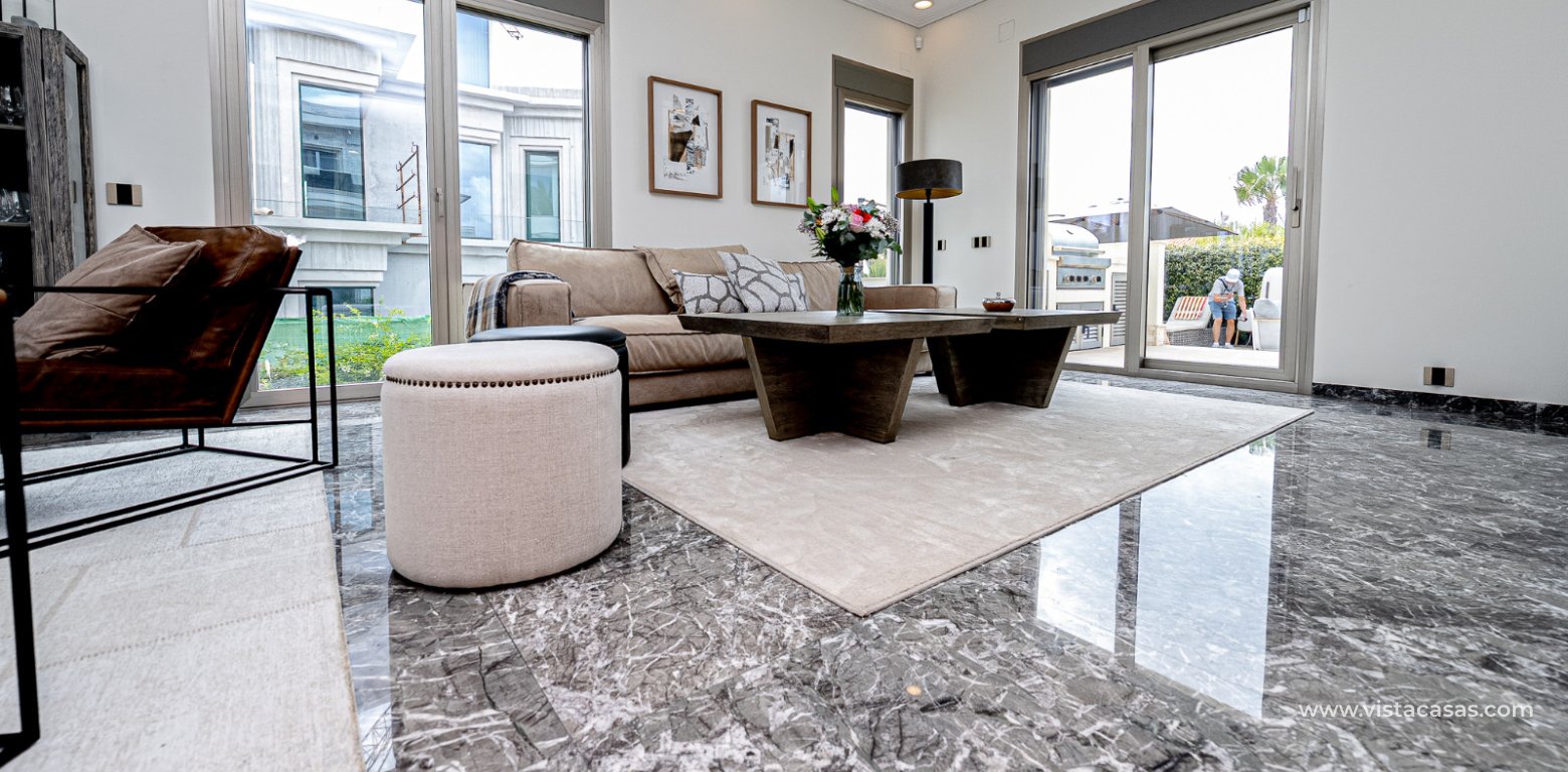 Resale - Villa - La Zenia