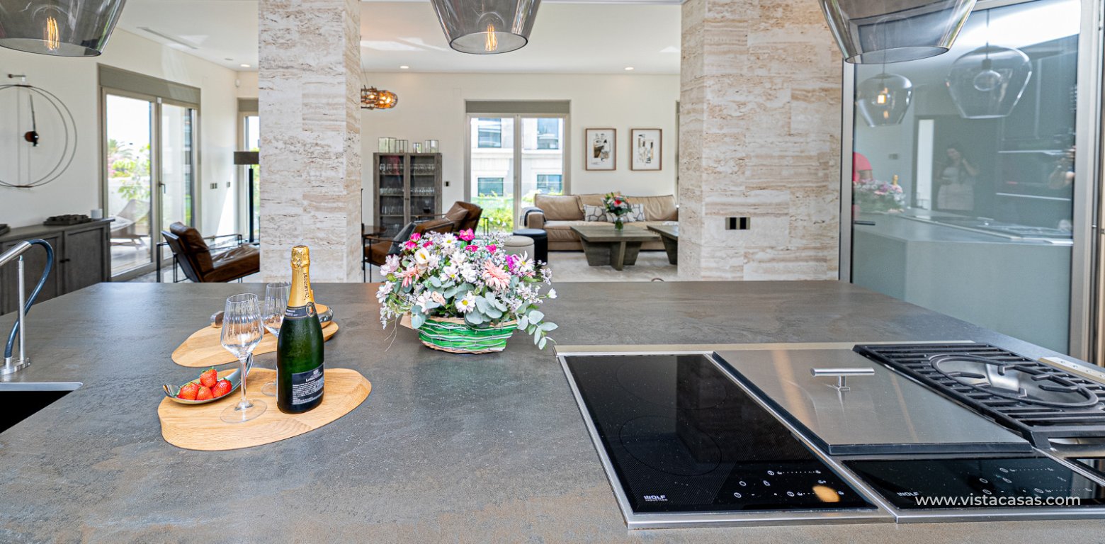 Resale - Villa - La Zenia