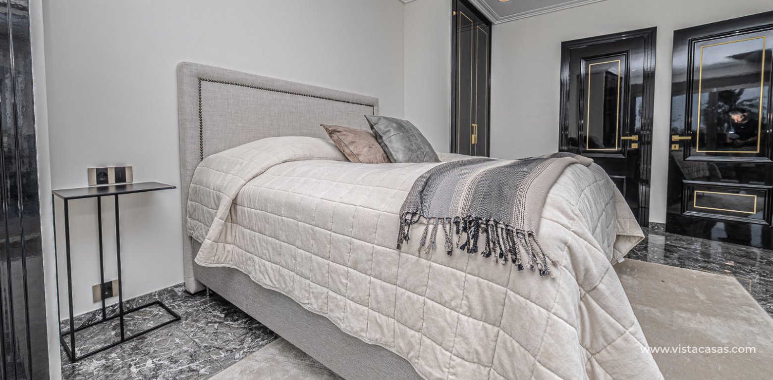 Resale - Villa - La Zenia