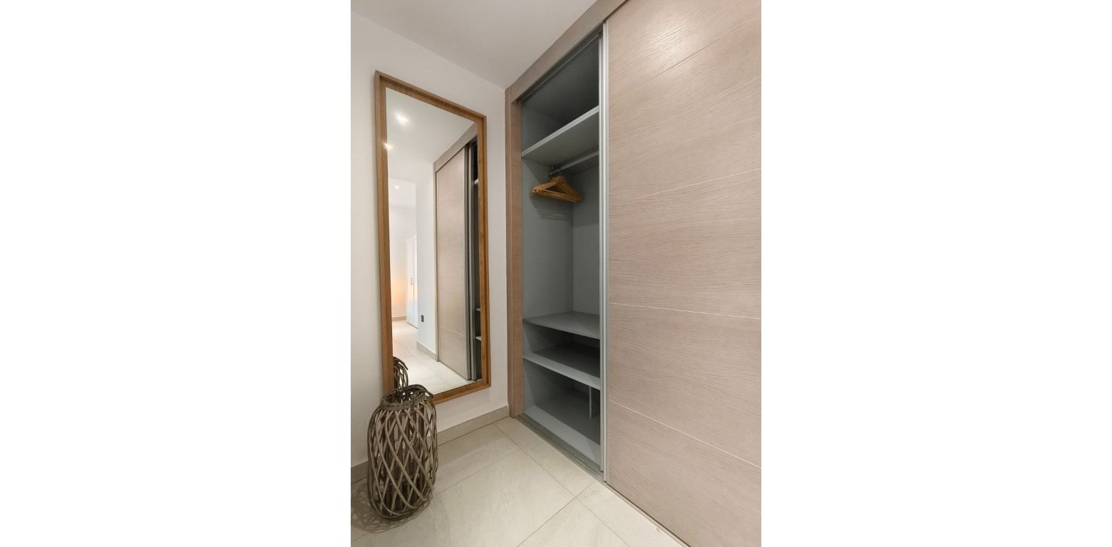 Wtórny - Villa - El Raso