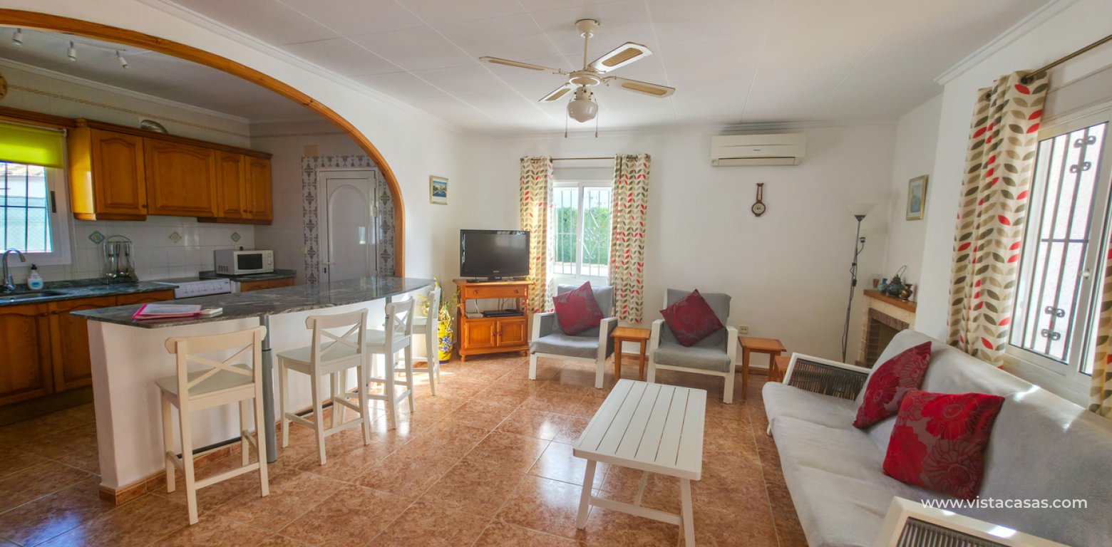 Resale - Villa - Torrevieja