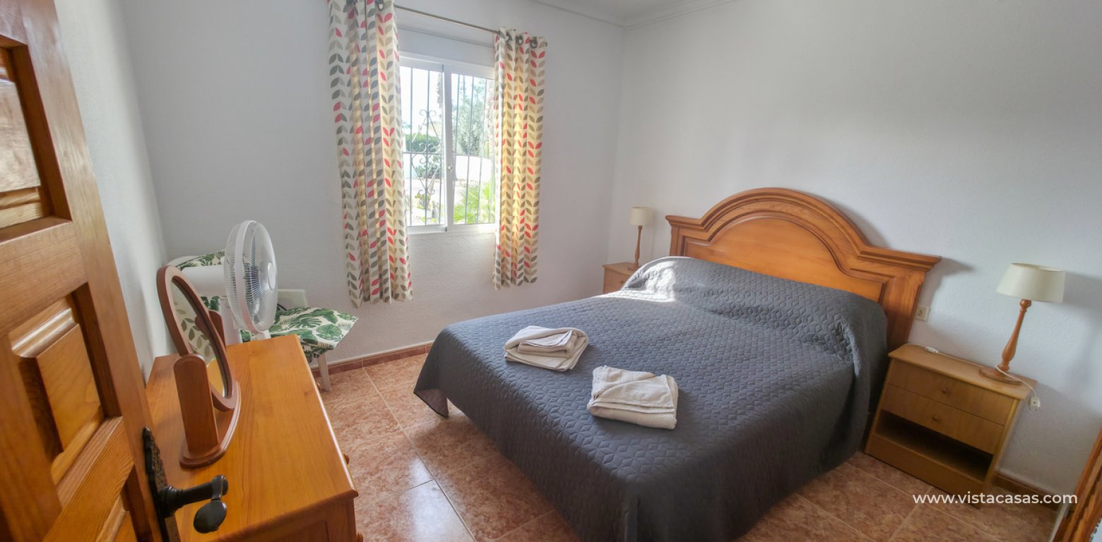 Resale - Villa - Torrevieja