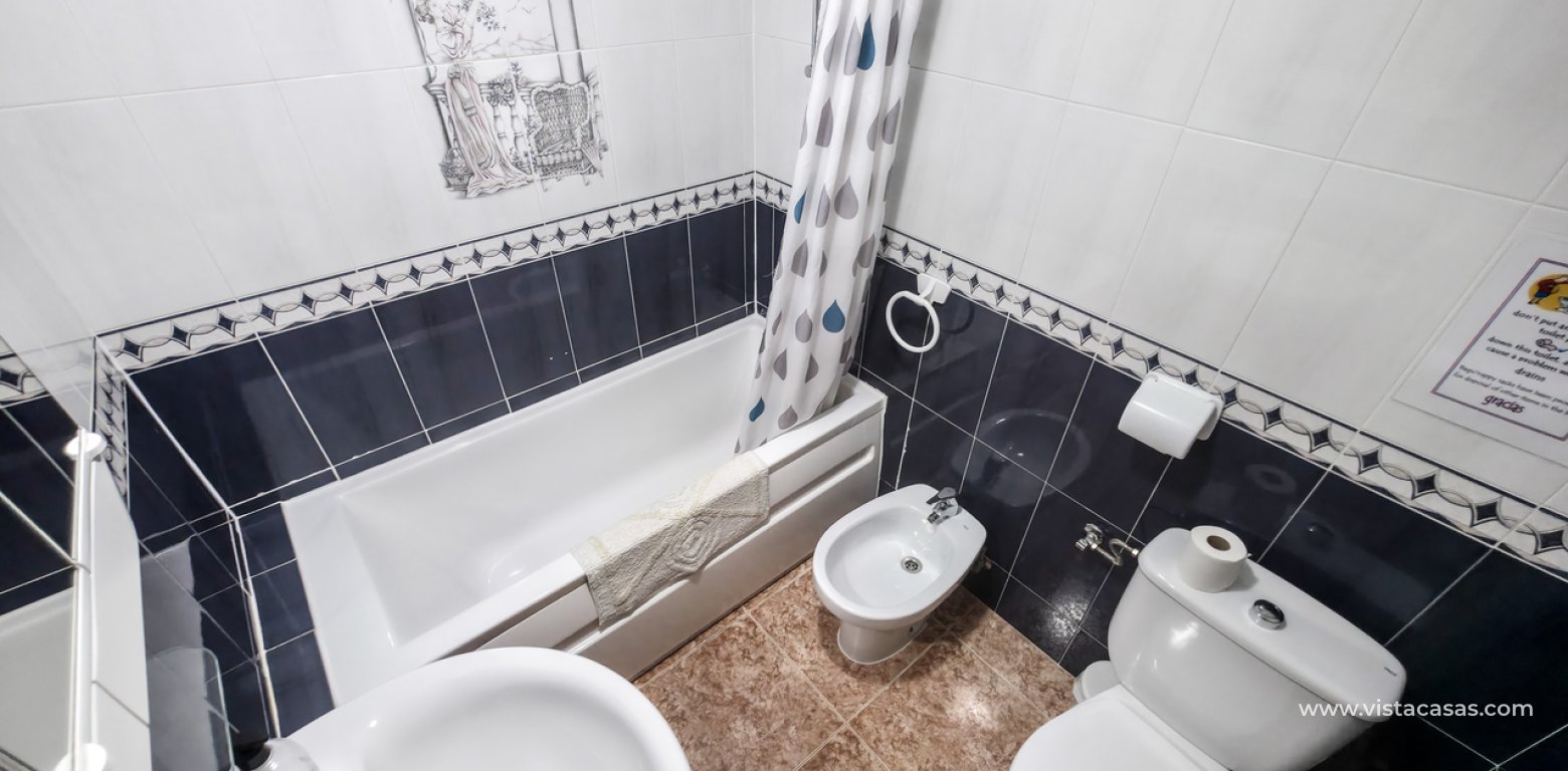 Resale - Villa - Torrevieja