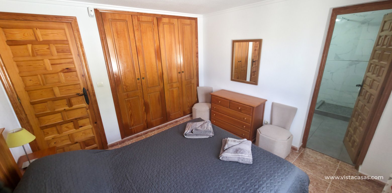 Resale - Villa - Torrevieja